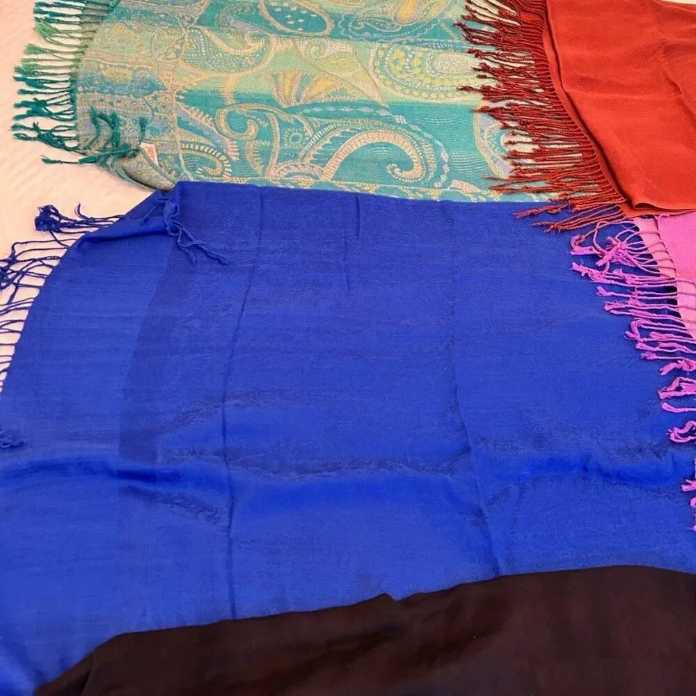 WOMEN's Scarves/Wraps, LOT OF 5